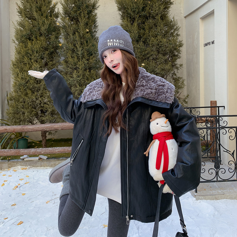 【新款】黑色甜酷派克服羊羔毛翻领羽绒服1002-p285-k428，女装羽绒服，浙宝079