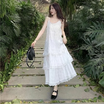 白色吊带连衣裙女夏季新款度假海边沙滩气质甜美温柔风中长款裙子