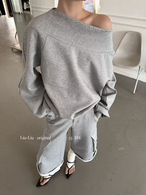 十三行正品2025秋季新款韩版洋气时尚百搭ins斜肩宽松纯色卫衣女