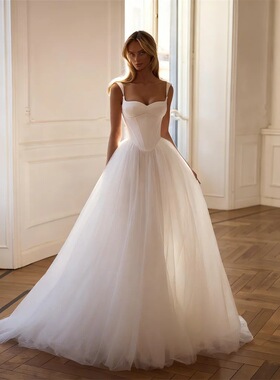 高级定制罗马尼亚小众复古名媛气质优雅吊带简约设计拖尾婚纱美缘