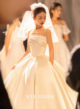 定制法式复古优雅宫廷缎面婚纱新娘新款质感抹胸性感拖尾琪尔瑞丝