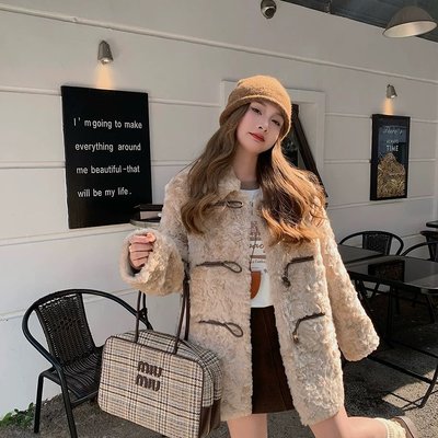 环保皮草外套女冬季韩系牛角扣保暖加厚款式百搭羊羔毛绒长袖大衣