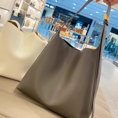 CHARLES&KEITH夏季CK2-40270966-1防水电脑包单肩托特女包