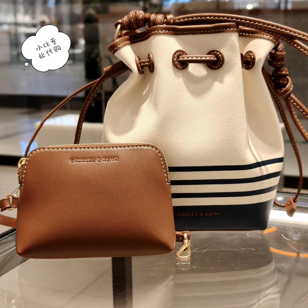 CHARLES&KEITH26夏季新小CK2-10782863-A帆布条纹水桶子母包女包