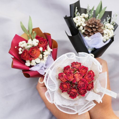 玫瑰情人节生日满天星伴手礼