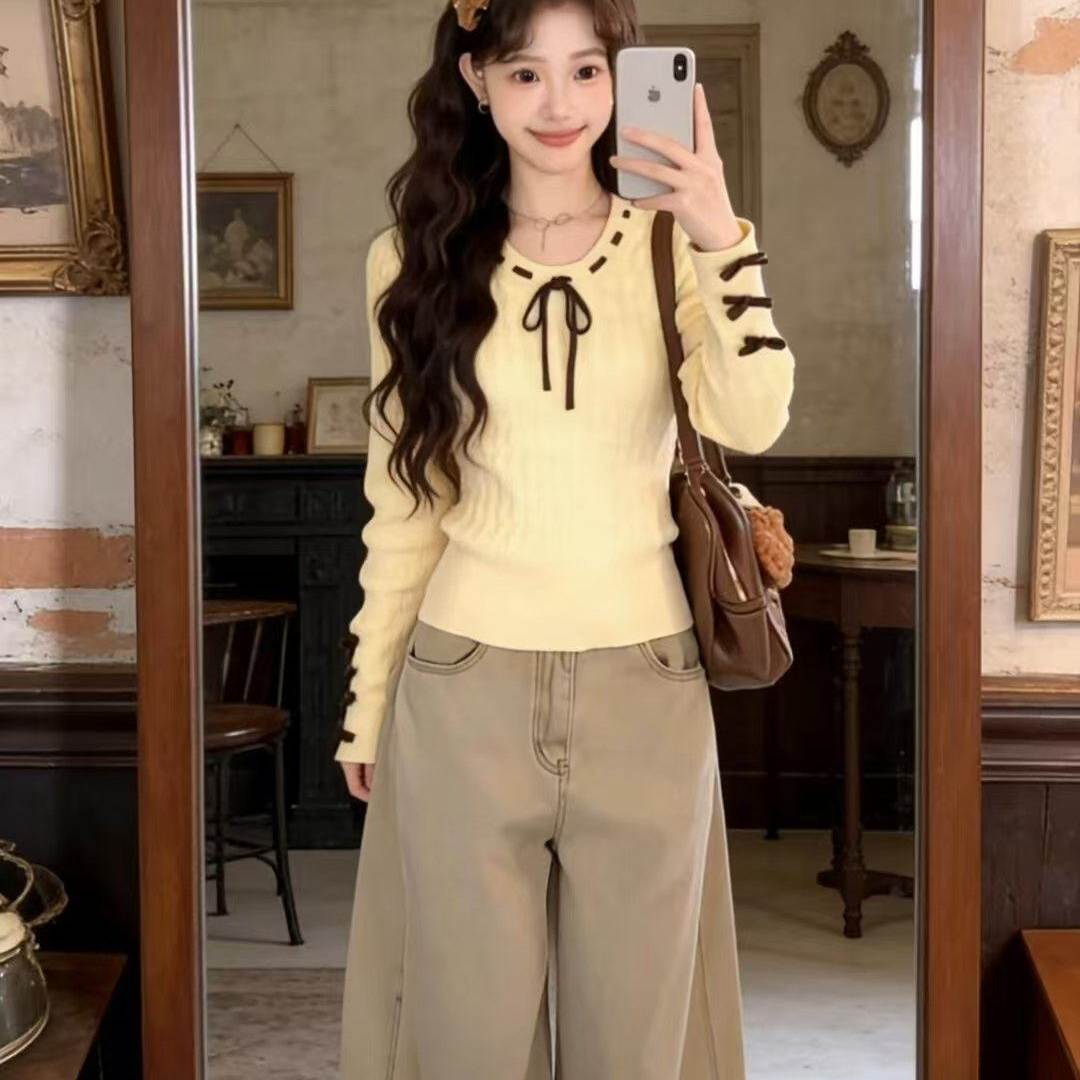 韩系鹅黄色慵懒软糯针织衫女秋冬修身蝴蝶结设计感内搭毛衣小上衣