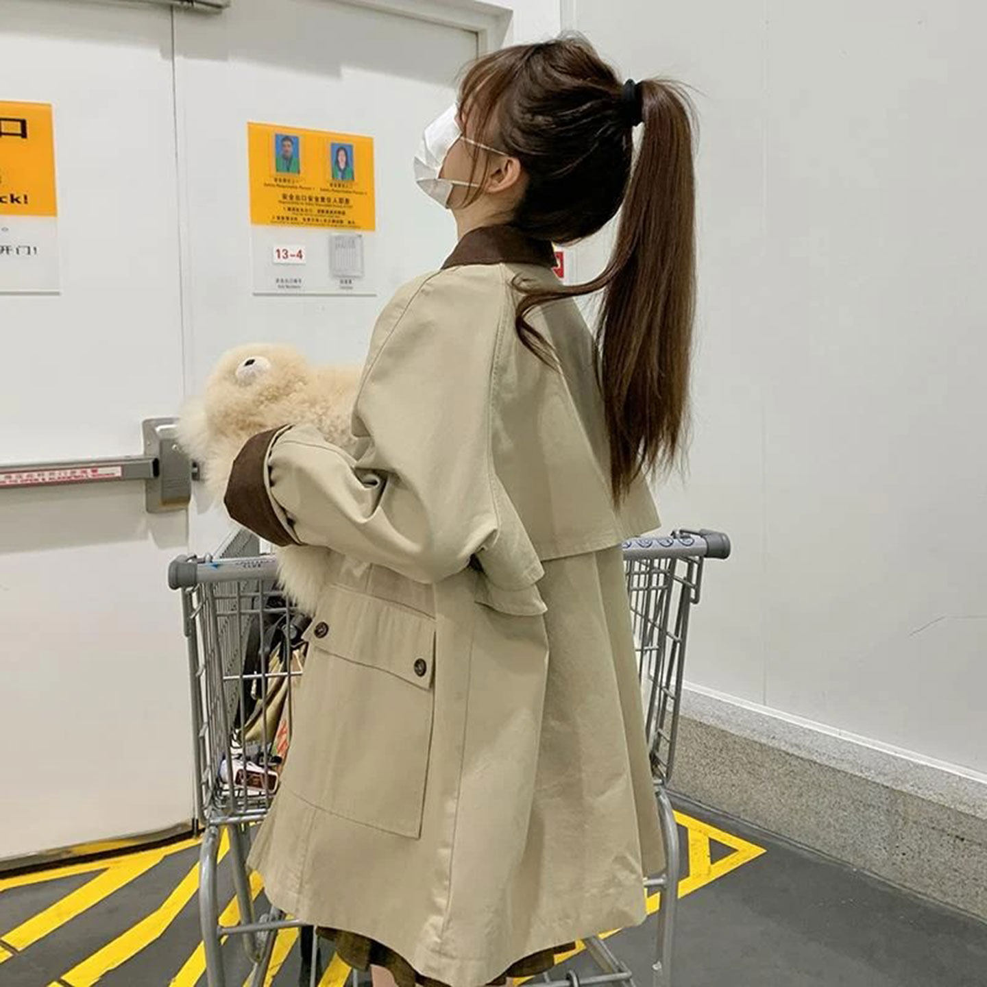 卡其色设计感撞色风衣外套女2025春秋新款韩版宽松小个子短款大衣,女装/女士精品,风衣,淘宝优惠券,粉丝福利购,淘宝优惠卷