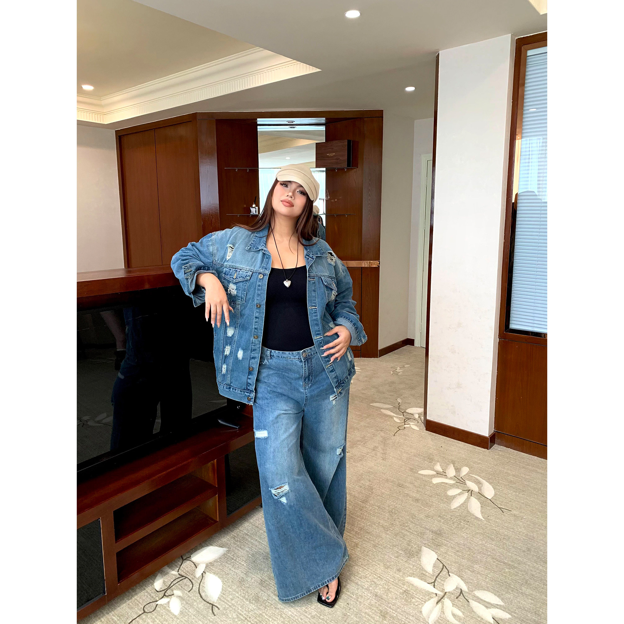 楠哥微胖mm复古街头高腰阔腿牛仔裤女秋大码宽松遮肚显瘦破洞裤子