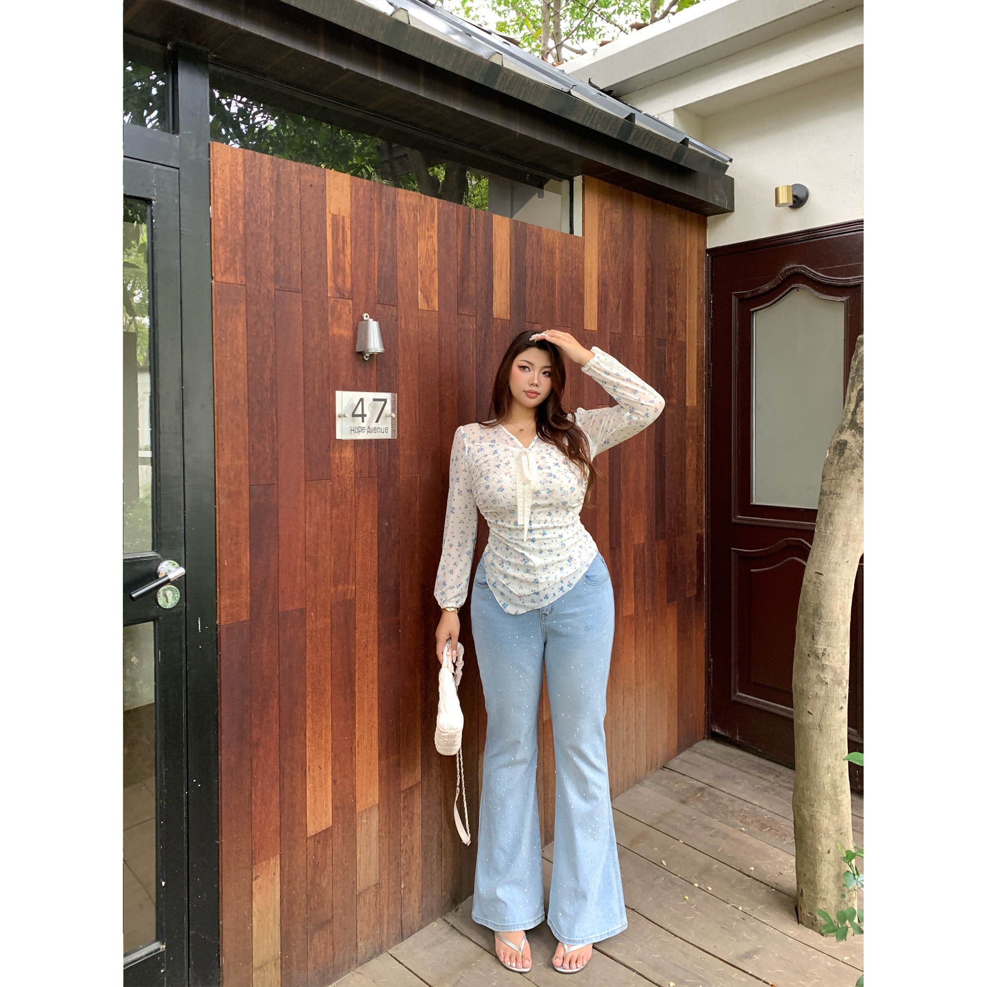 楠哥微胖辣妹满天星烫钻微喇牛仔裤女夏大码高腰修身胖mm百搭长裤