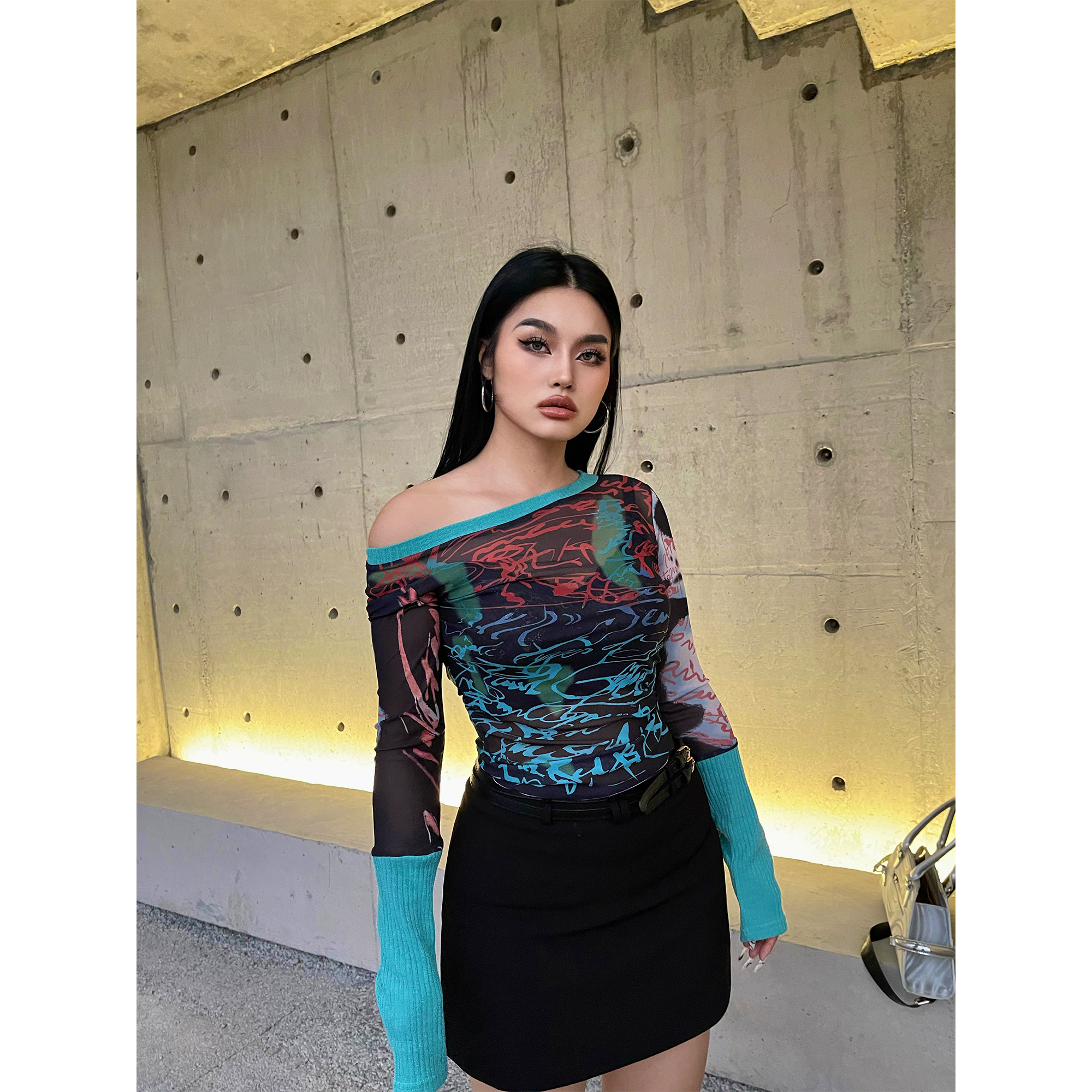 长袖街头薄印花女性感