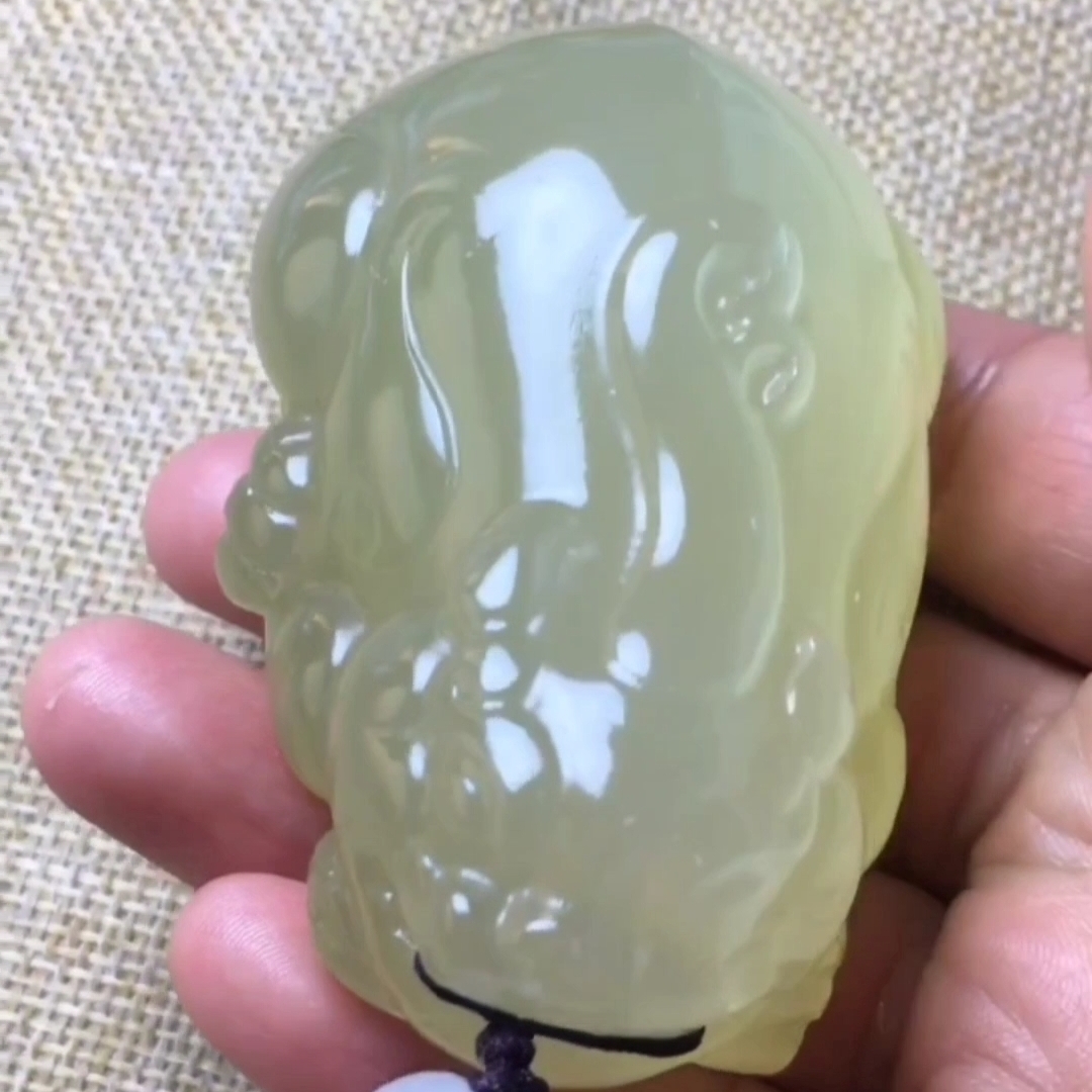 黄玉貔貅手把件吊坠文玩把玩盘玩手盘手玩古玩皮丘招财