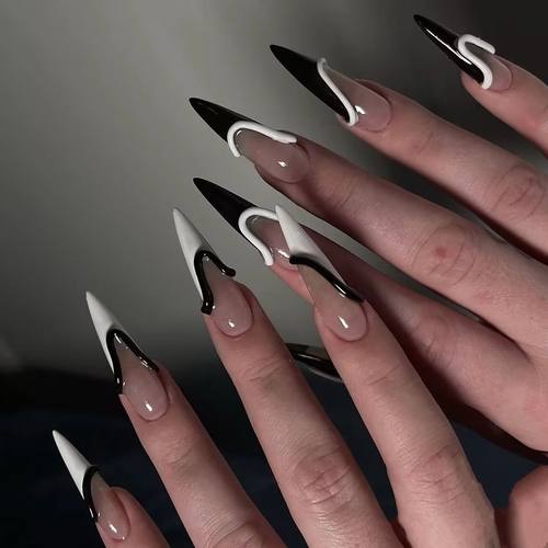 黑与白甜酷辣妹黑白色撞色美甲氛围感高级穿戴甲纯手工可拆卸贴片