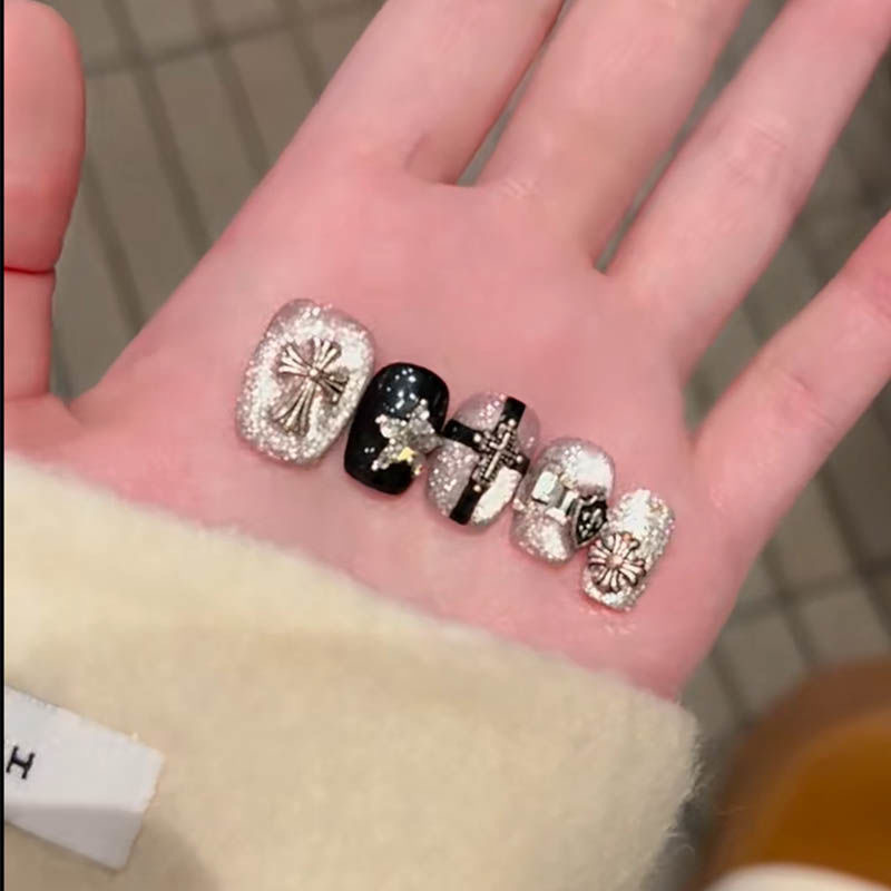 【十字梦魇】手工穿戴甲辣妹风甜酷闪钻黑色钢珠甲片爆闪星星美甲