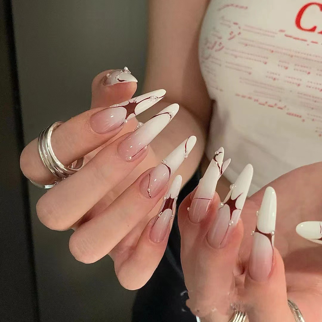 【约克辣妹】手工乳白腮红晕染线条穿戴甲甜酷辣妹不规则线条美甲