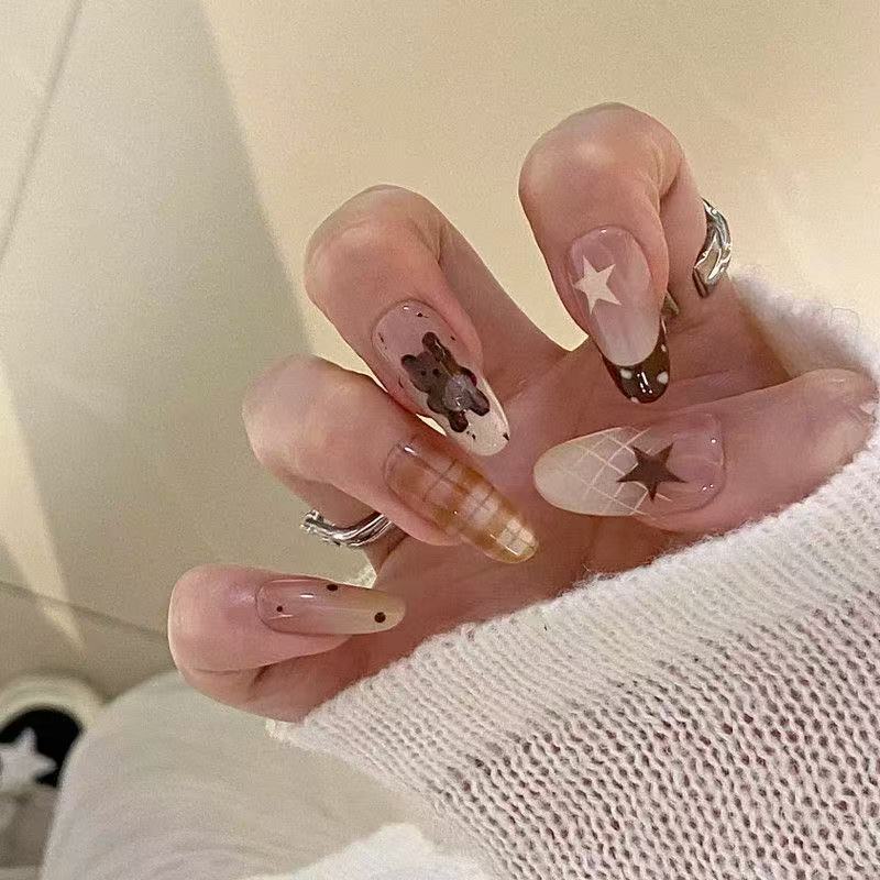 秋奶油小熊格纹焦糖星星美甲小众ins显白高级纯手工穿戴甲