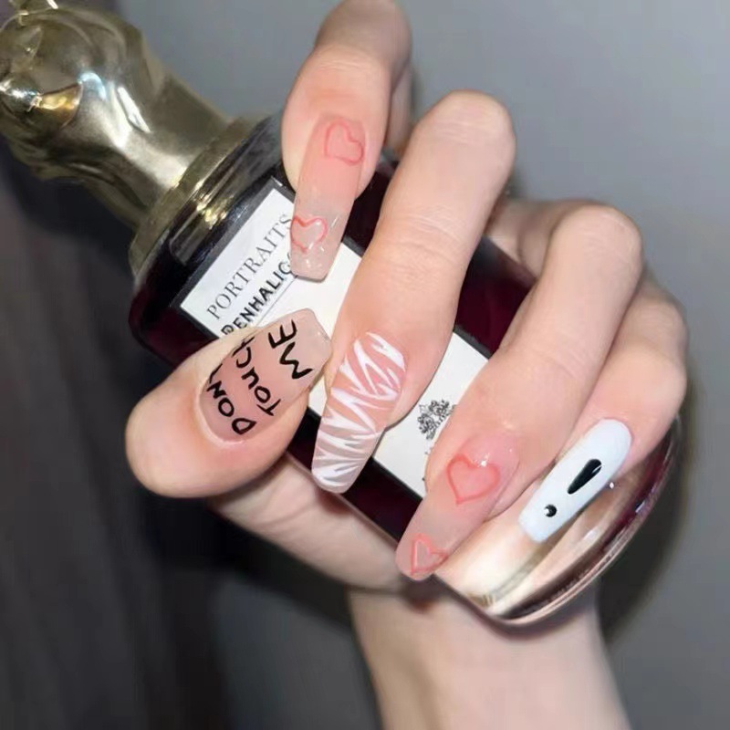 纯手工穿戴甲裸色彩绘涂鸦个性爱心高级感网红假指甲成品