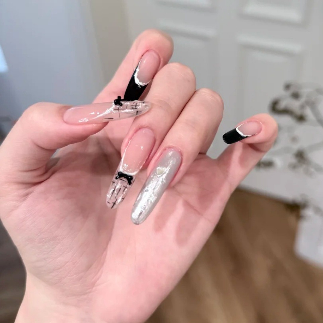 纯手工穿戴甲秋冬穿高级感爆闪辣妹纯欲显白猫眼轻奢法式美甲贴片