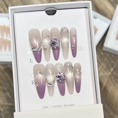 2025夏季纯手工穿戴甲高级感紫色法式猫眼爆闪锆石碎钻美甲假指甲