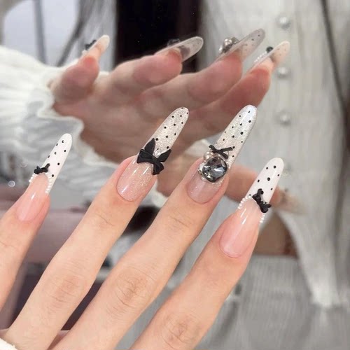 月下波尔卡纯手工穿戴甲黑色蝴蝶结猫眼波点高级轻奢穿戴甲美甲贴