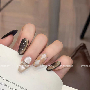 美甲贴片显白高级感 锆石秋冬新款 手工穿戴甲美拉德猫眼菱格短款 款