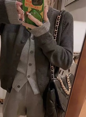 灰色假两件圆领纽扣针织开衫毛衣可外穿内搭2025秋季女装韩版毛衣