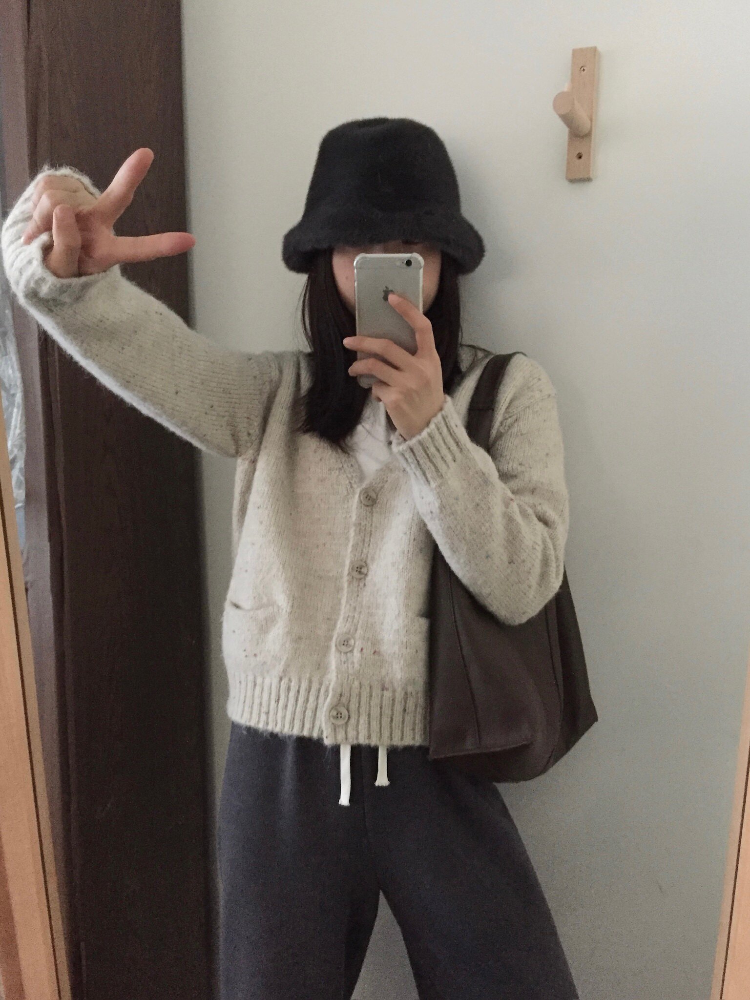2024新品韩版insist彩色点点温柔甜美v领羊毛毛衣开衫均码现货