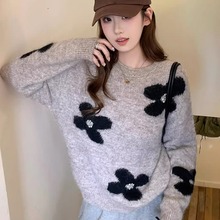 慵懒风花朵设计感圆领针织毛衣女秋冬新款休闲百搭显瘦套头上衣