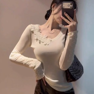 法式温柔风蕾丝钩花u领正肩长袖针织衫女秋冬显瘦打底衫内搭上衣