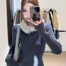 韩系穿搭灰色毛领针织打底衫女秋冬修身短款毛衣内搭设计感小上衣