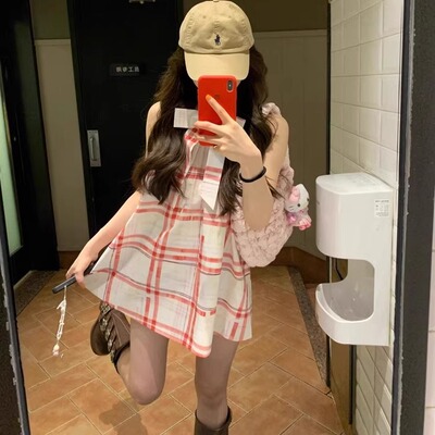 甜美蝴蝶结领无袖红格挂脖连衣裙