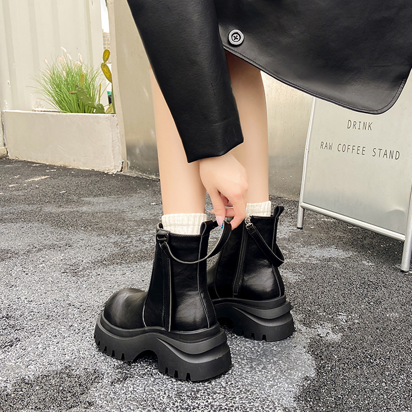 高级感炸街黑色马丁靴冬季机车靴