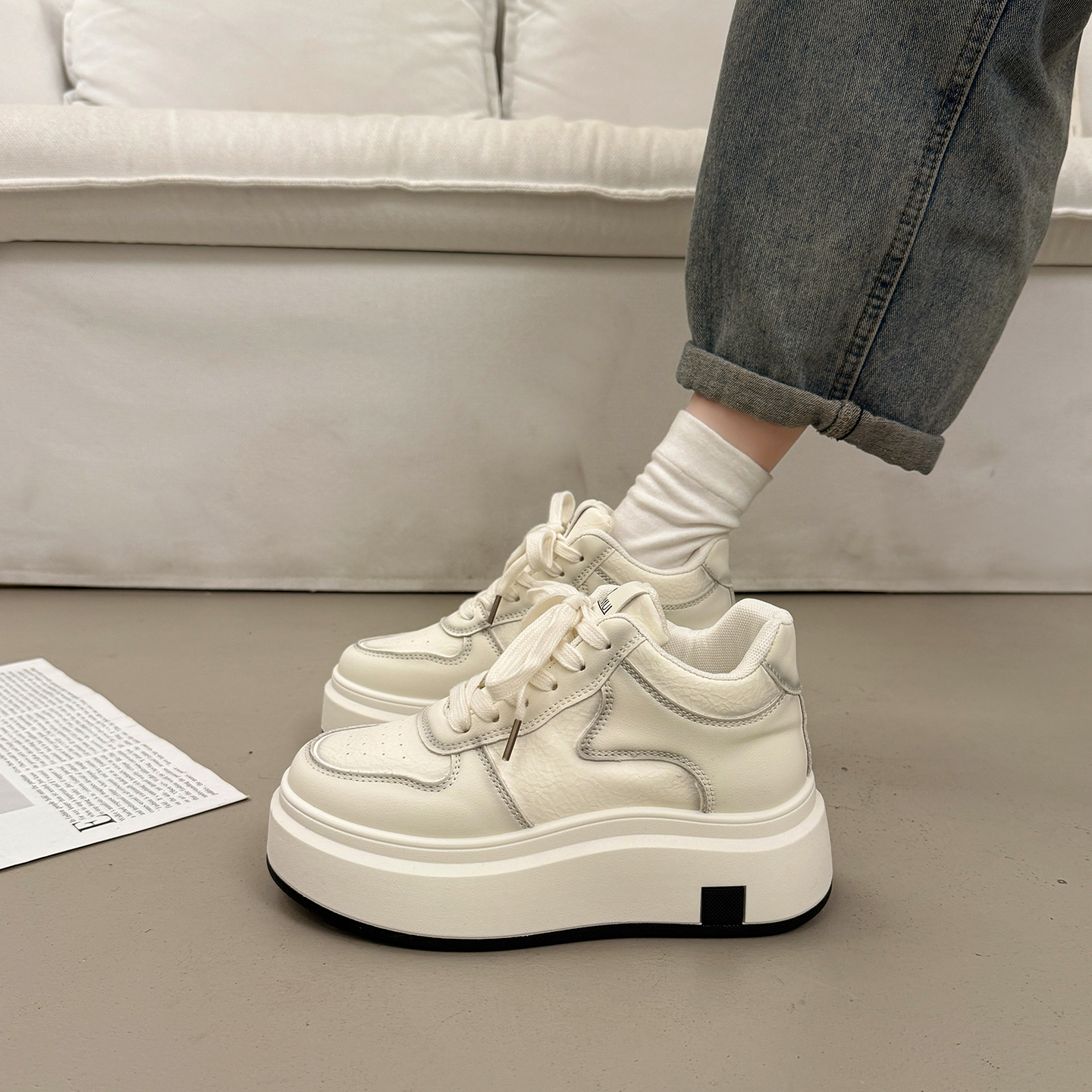 韩系小众板鞋女冬季高级感小白鞋