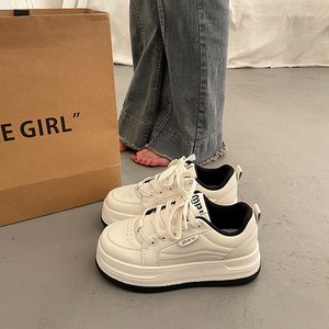 爆款松糕百搭小白鞋女春秋季小众厚底板鞋2026新款休闲运动面包鞋