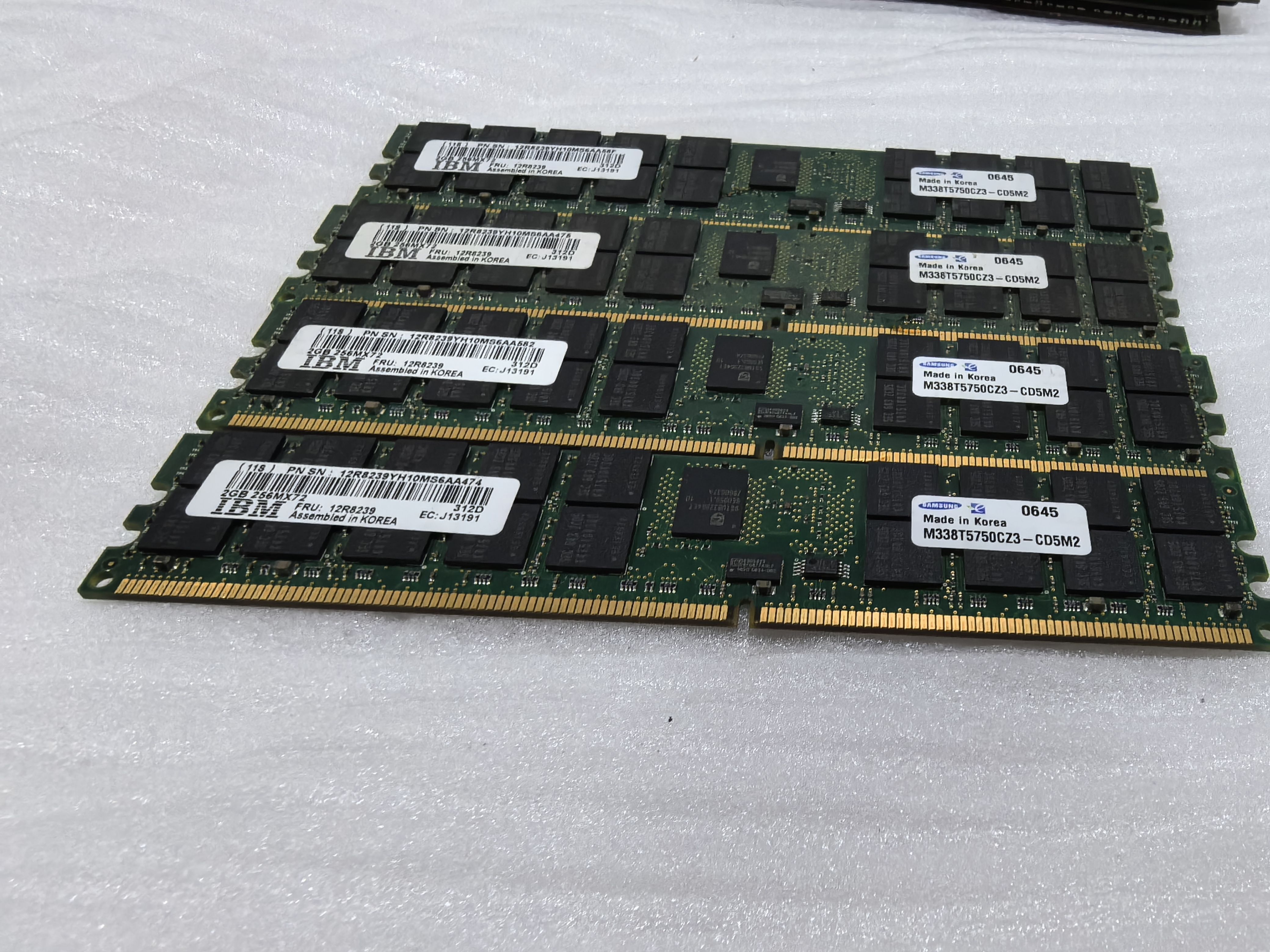 IBM 1932 2GB 12R8239 P52A 55A 505 560Q 小型机内存