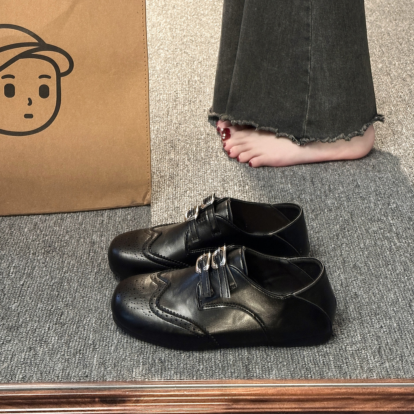 英伦风布洛克鞋女2026春季新款软皮双扣带雕花圆头百搭平底小皮鞋,女鞋,浅口单鞋,淘宝优惠券,粉丝福利购,淘宝优惠卷