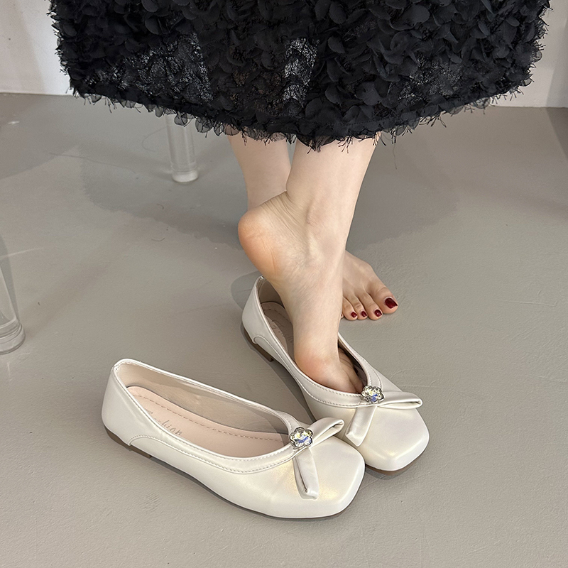 复古银色法式平底浅口单鞋女夏2025新款配裙子百搭软底玛丽珍女鞋