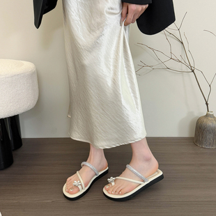 女夏外穿2025新款 仙女風(fēng)配裙子套趾人字拖海邊 涼拖鞋 品牌絕美法式