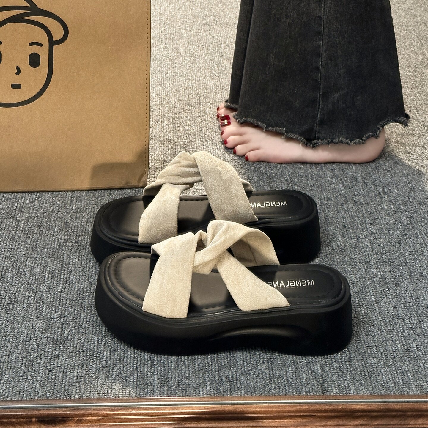 厚底增高凉拖鞋女夏外穿2026新款仙女风配裙子海边沙滩一字拖凉鞋