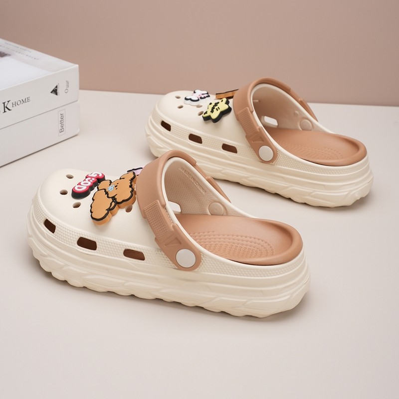 洞洞鞋女外穿夏季新款防滑厚底护士包头可爱卡通踩屎感沙滩凉鞋女