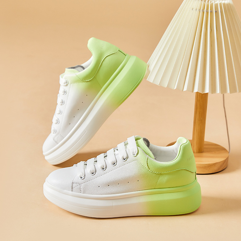 休闲百搭圆头厚底小白鞋时尚