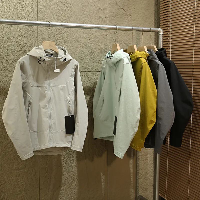 立体拼接剪裁连帽夹克外套