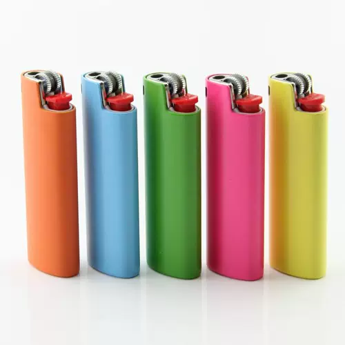 Французский бикхил зажигалка J3 Внутреннее использование металлической оболочки Краска поверхности поверхности одноразовое ярко -песочное колесо.