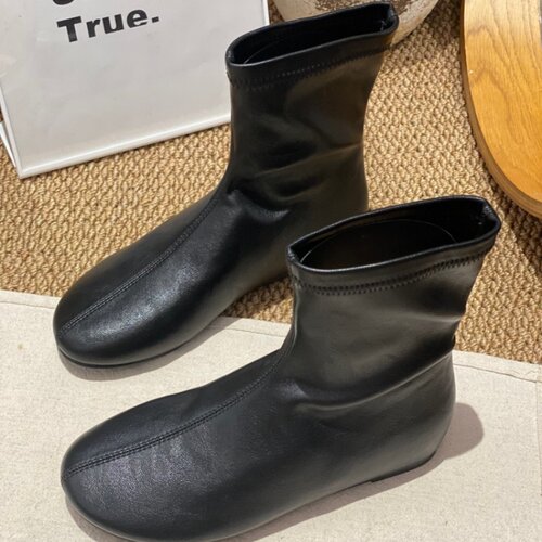 黑色方跟减震软皮瘦瘦马丁靴女