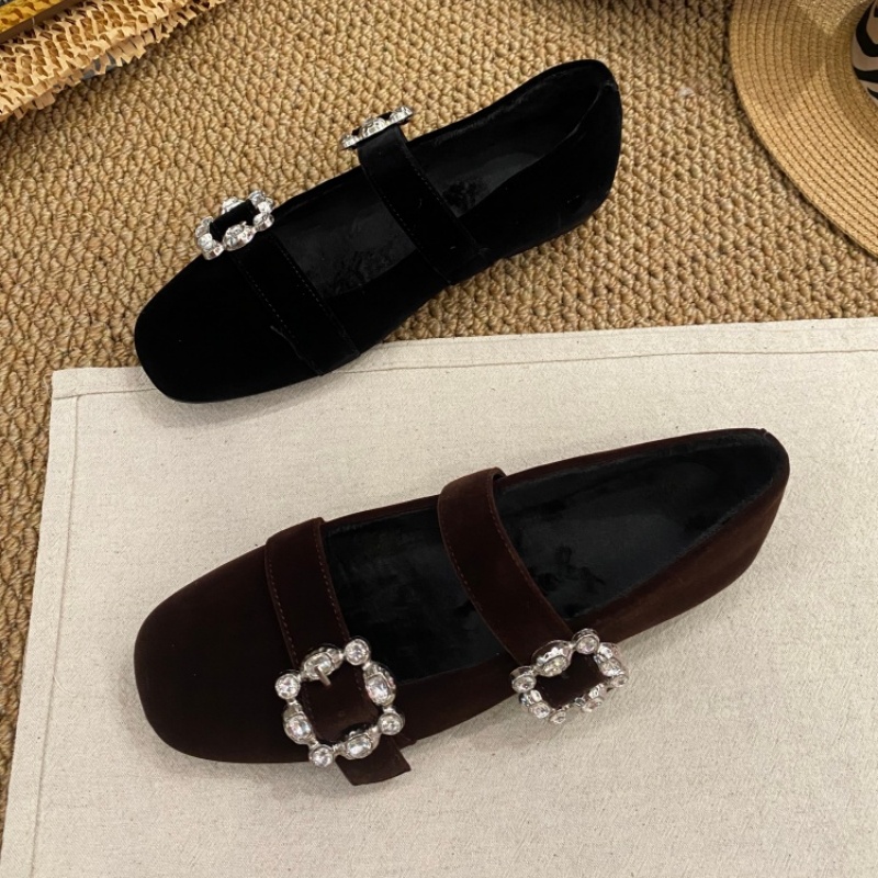 2025法式水钻玛丽珍鞋女冬季低跟一字扣带复古单鞋绒面粗跟小皮鞋