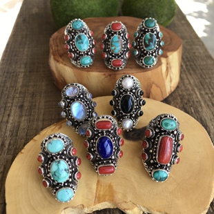 凉玥 尼泊尔复古藏式民族风大马鞍錾刻龙纹绿松青金玛瑙925银戒指