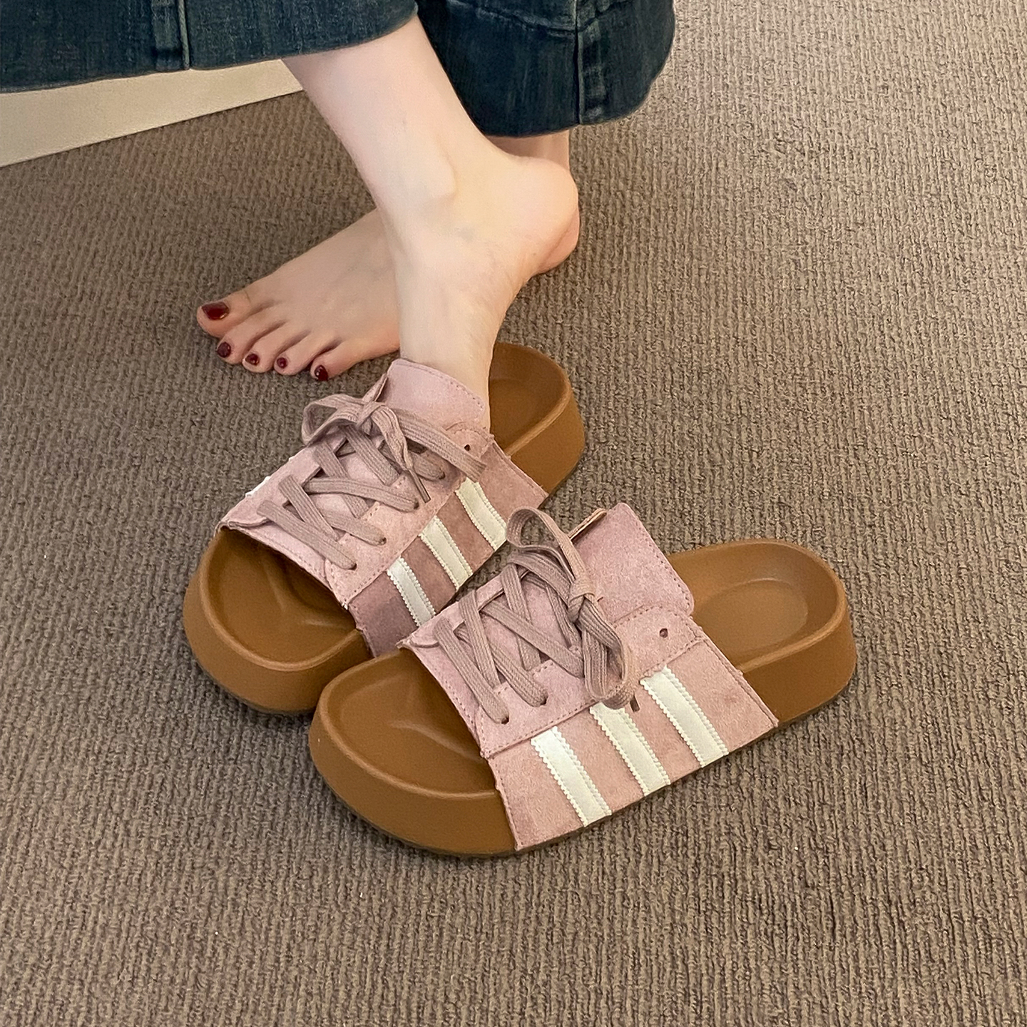 品牌配裙子松糕厚底拖鞋女夏外穿高级感2025新款德训鞋超火露趾凉