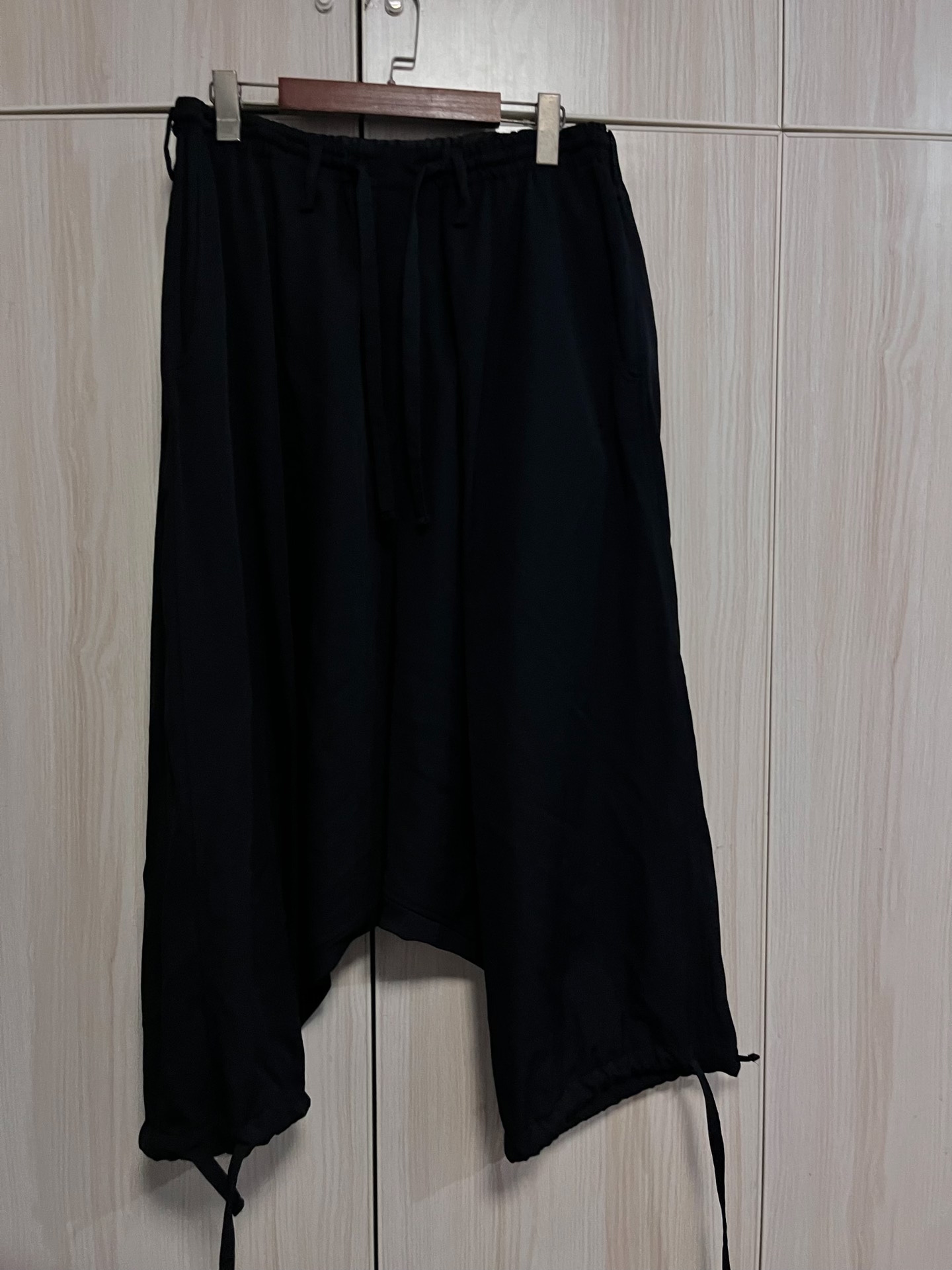 Yohji Yamamoto Black Low-Rise Balloon Pants — back