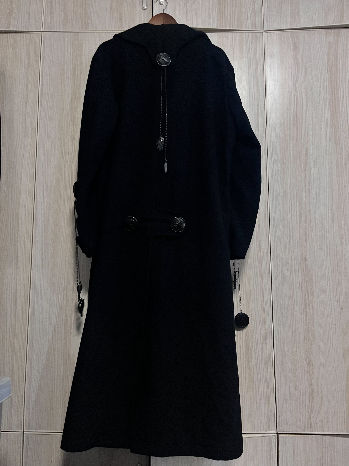 Yohji Yamamoto Black Shawl Collar Coat — detail