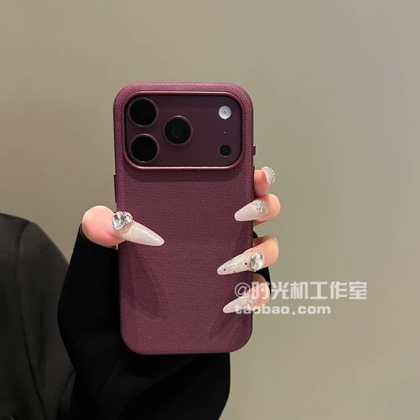 冷淡复古风勃艮第酒红布艺适用iPhone18Promax手机壳苹果air科技布纹i17P内置磁吸16/15带ai键14Plus防指纹13