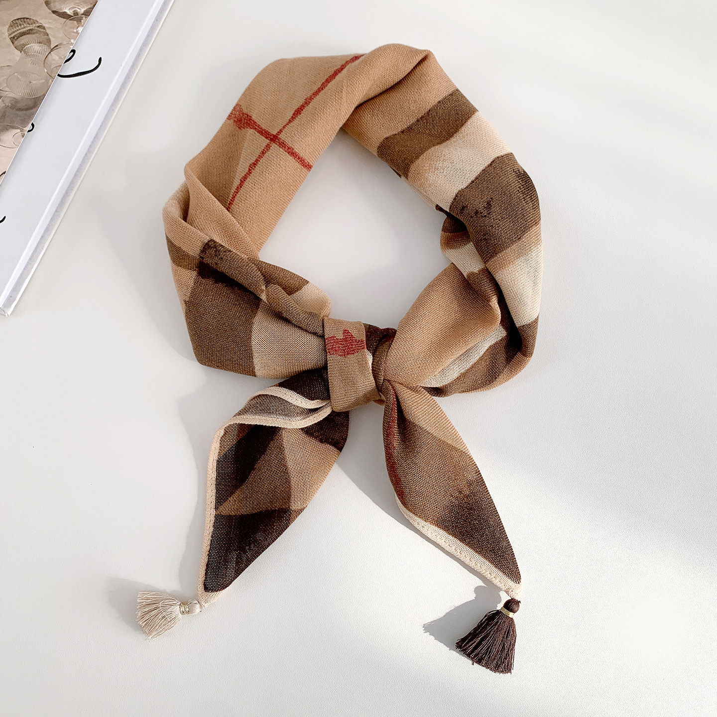 复古格子春季新款气质小方巾女士丝巾装饰领巾穗穗边围巾百搭经典